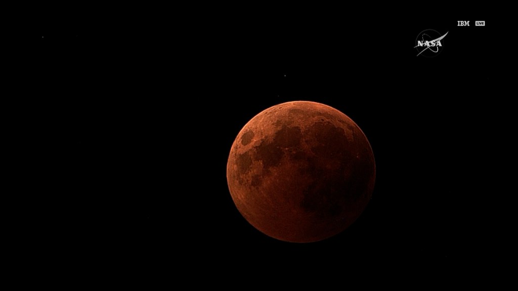 Cómo y cuándo observar la ‘superluna de&nbsp;sangre’