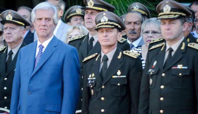 Vázquez remueve cúpula&nbsp;militar