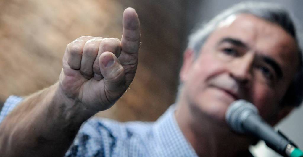 Desesperado: Larrañaga desafía a Martínez a&nbsp;debatir