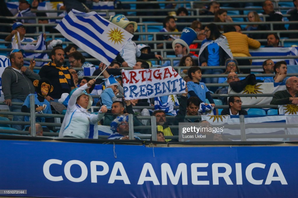 Copa América: marea de hinchas celestes en Porto&nbsp;Alegre