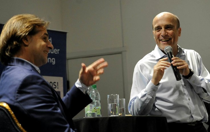 Hay debate: El martes 1 de octubre a las 20:00 hs entre Daniel Martínez y Luis Lacalle&nbsp;Pou