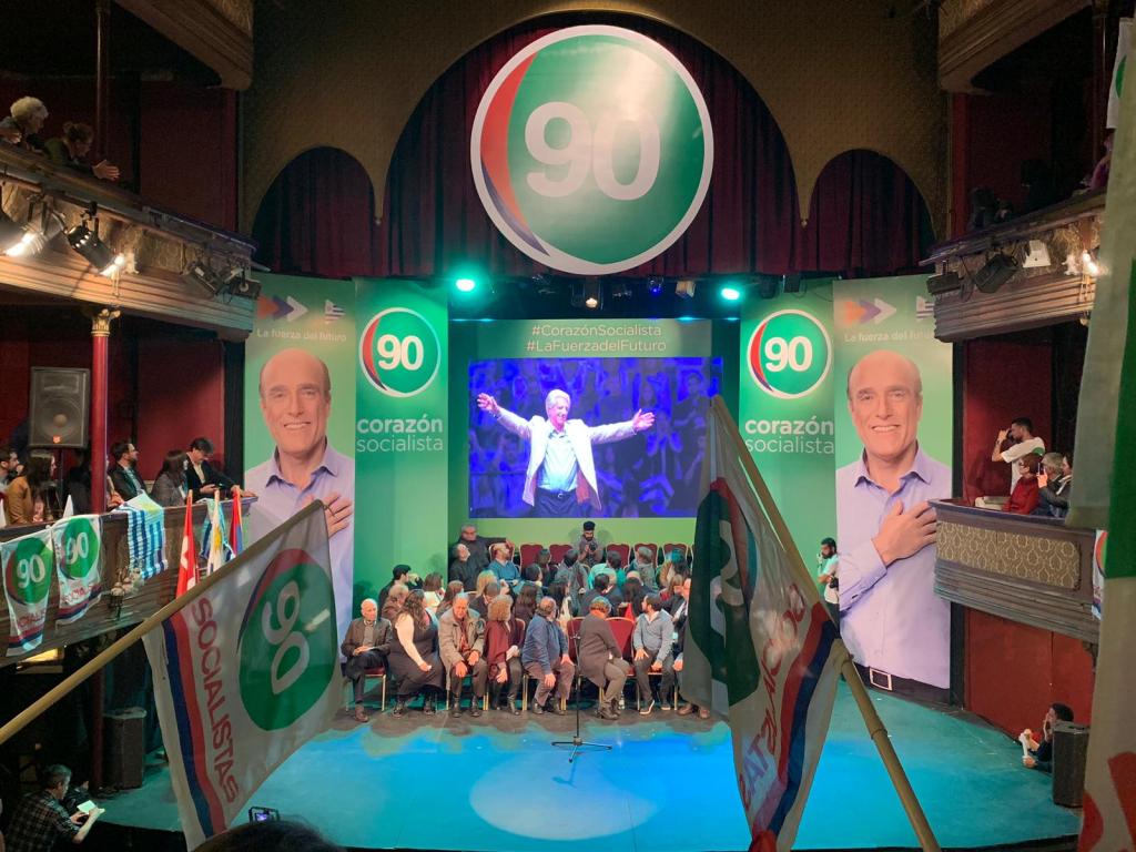 El Partido Socialista muestra músculo en la presentación de la&nbsp;90