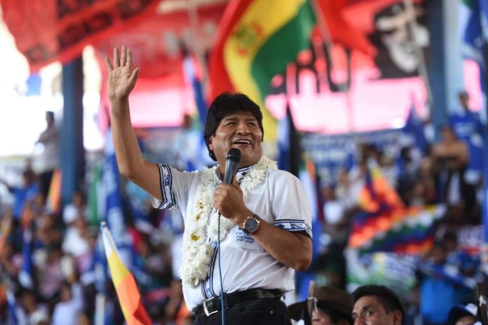 Bolivia: buscan capturar a Evo Morales y atacan la embajada&nbsp;Venezolana