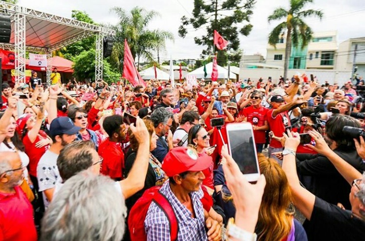 AHORA: Lula sale de la&nbsp;cárcel