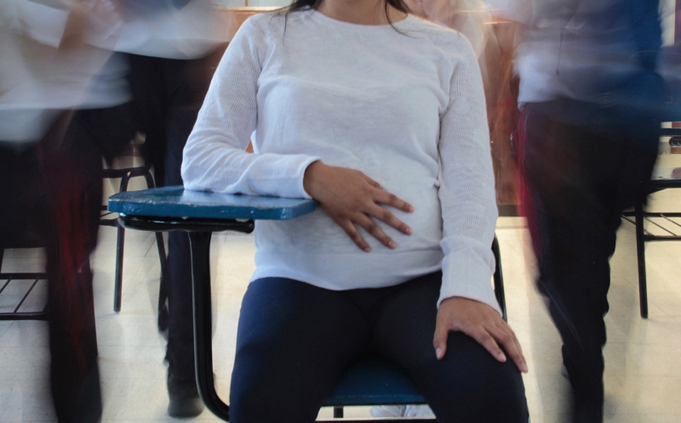 Embarazo adolescente bajó a la mitad en 15&nbsp;años