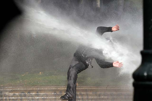 Primera necesidad, gobierno electo ya negocia compra de carros lanza&nbsp;agua