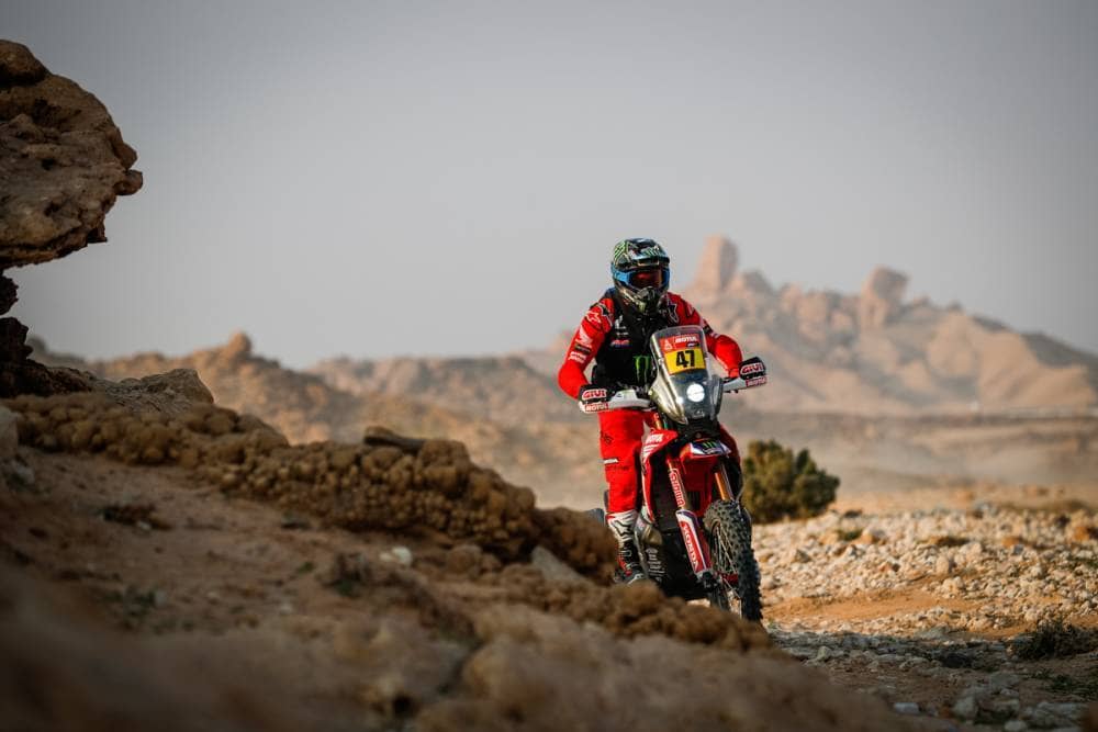 El argentino Kevin Benavides acaricia el triunfo en la categoría motos del&nbsp;Dakar