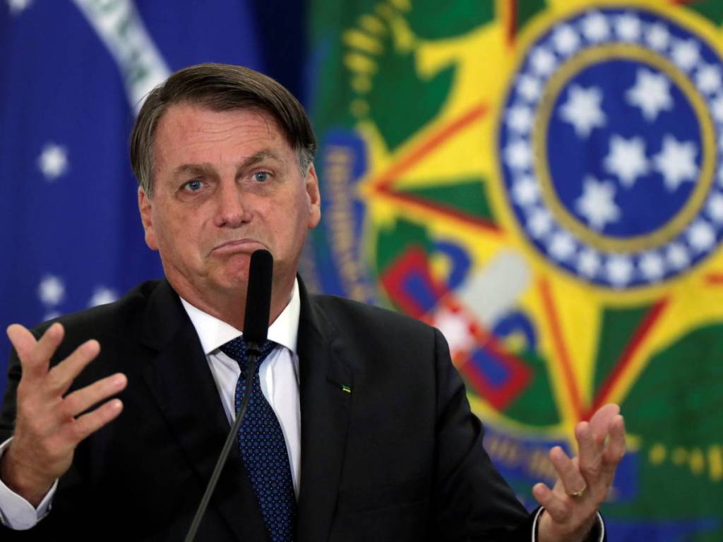 Bolsonaro llama idiotas a los que piden vacunas y  reclama a los brasileños que dejen de «lloriquear» por la&nbsp;pandemia