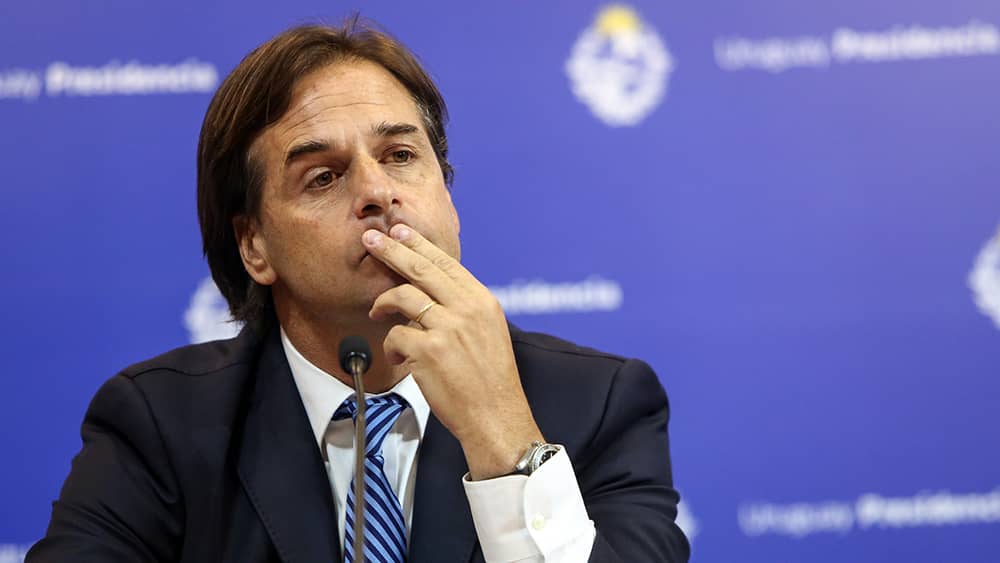 Escuelas cerradas y Shoppings abiertos: radiografía de una&nbsp;ideología