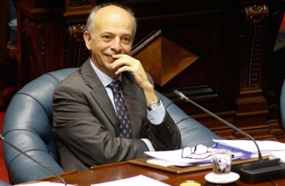 Desubicado: Javier García insultó al Partido Comunista en la comisión de&nbsp;Defensa