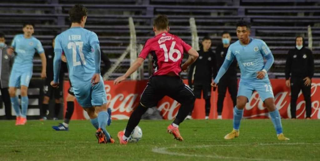 Torque derrotó a Wanderes y trepó en la&nbsp;tabla