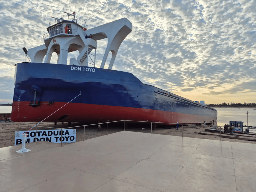 Principal portacontenedores de hidrovía podría no llegar a&nbsp;Montevideo