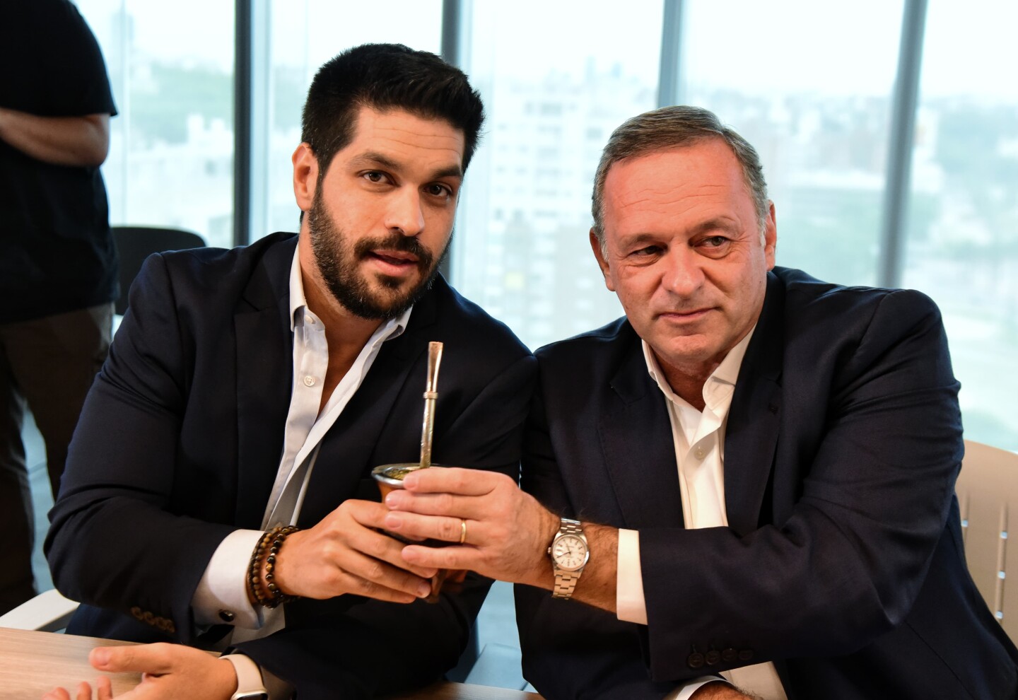 Blancos amenazan con no votar las venias si no les dan una docena de cargos más