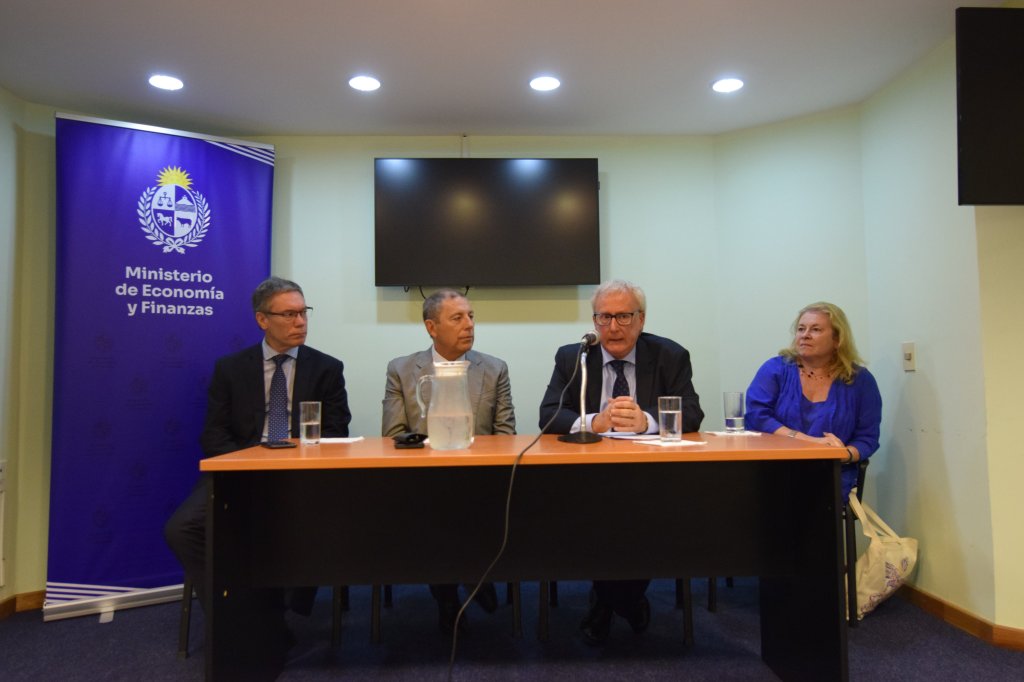 Modernización de Aduanas, combate a la evasión, contrabando y tráfico, los compromisos de Serra al&nbsp;asumir