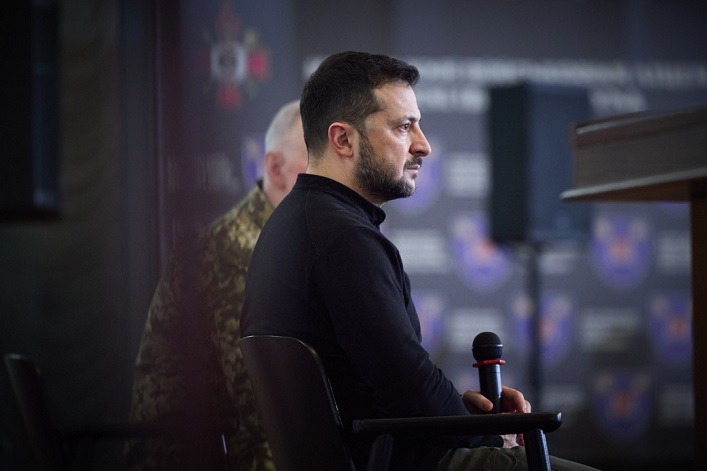 Zelensky viola el acuerdo que EEUU obtuvo con Rusia y bombardea instalaciones&nbsp;energéticas