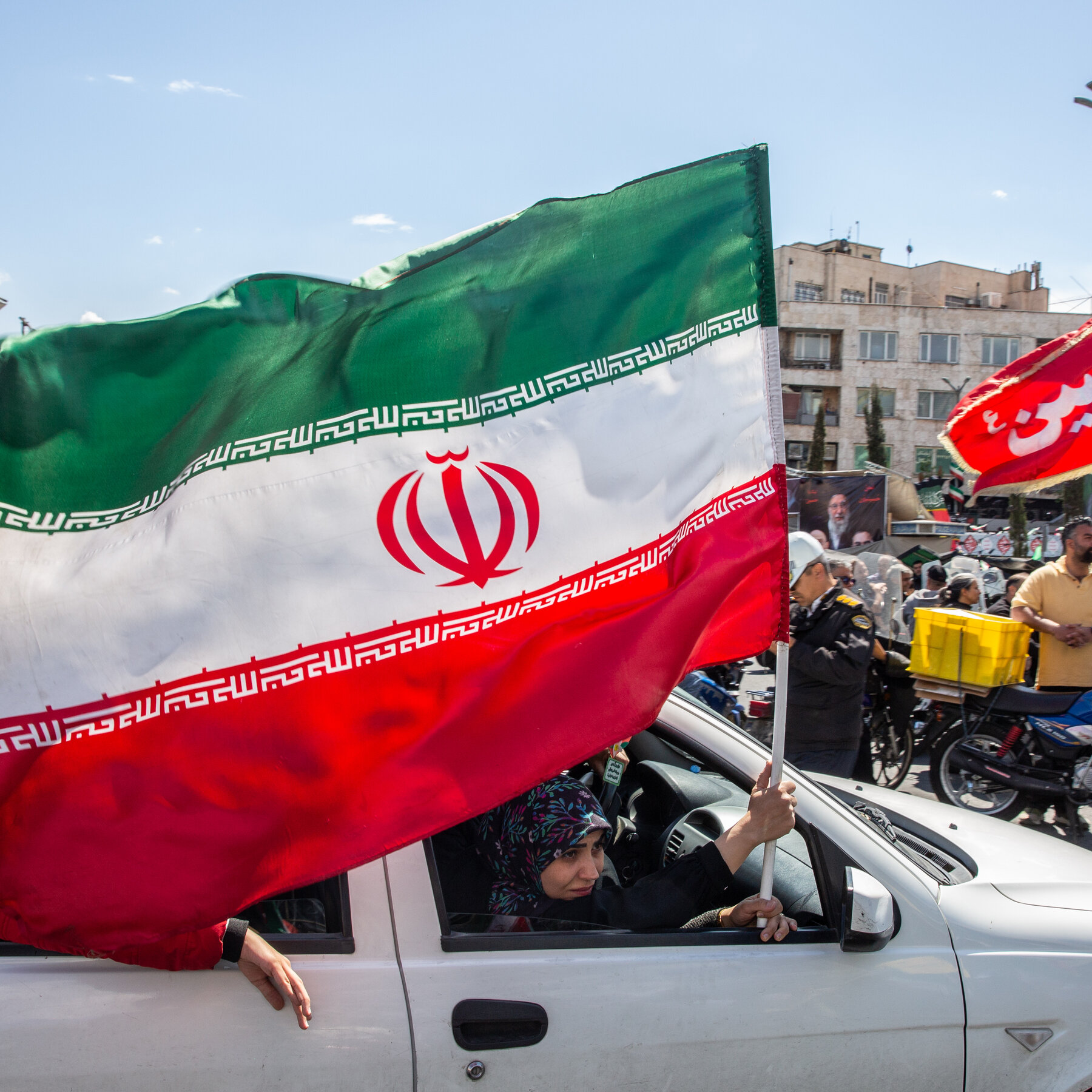 Irán advierte sobre una escalada regional mientras Washington evalúa nuevos ataques